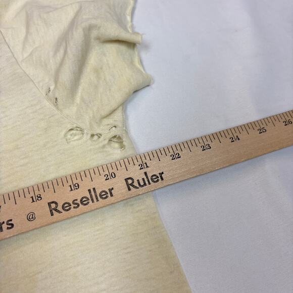 Vintage Thrashed Fruit of The Loom T Shirt Distressed Worn Men's Large - Picture 6 of 8